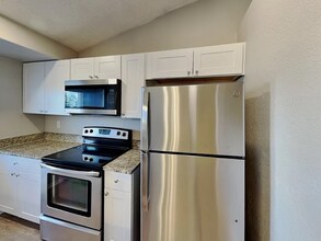 5227 E 123rd Ave in Thornton, CO - Foto de edificio - Building Photo