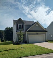 7 Woodland Ct in Bluffton, SC - Building Photo