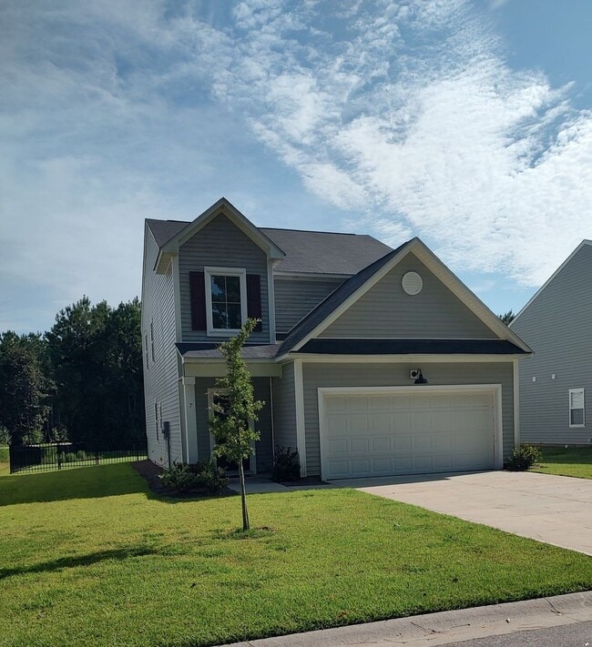 property at 7 Woodland Ct