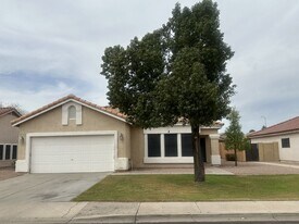 8248 E Posada Ave in Mesa, AZ - Building Photo
