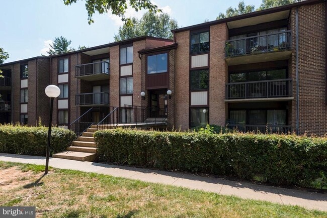 property at 9708 Kingsbridge Dr