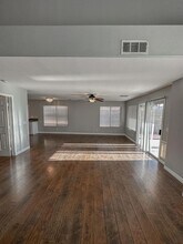 8321 Montgomery St in Las Vegas, NV - Building Photo - Building Photo