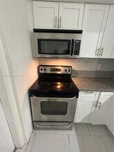 2135 NE 170th St in North Miami Beach, FL - Building Photo - Building Photo