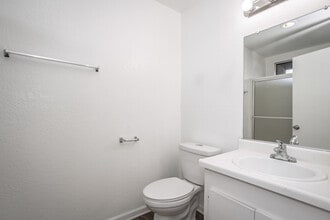 1776 Temple Ave in Long Beach, CA - Building Photo - Interior Photo