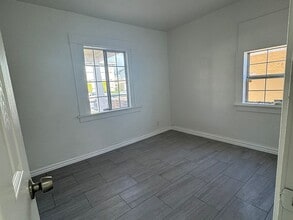 1076 Mira Mar Ave in Long Beach, CA - Building Photo - Building Photo