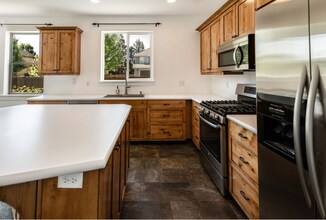 61164 Cone Flower St in Bend, OR - Building Photo - Building Photo