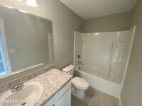 1053 Appleton St photo'