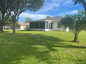 2315 Snowflake Ln in North Port, FL - Building Photo - Building Photo