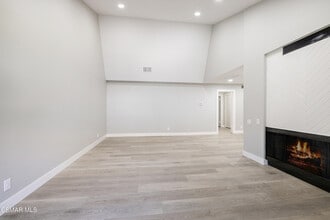 31535 Lindero Canyon Rd in Westlake Village, CA - Building Photo - Building Photo