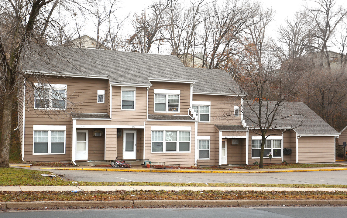 Camber Hill Townhomes in South St. Paul, MN - Building Photo