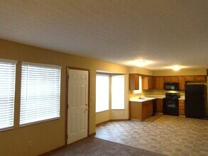 1079 Oxfordshire Dr in Columbus, OH - Building Photo - Building Photo