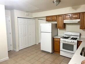 2290 Jericho Rd in Aurora, IL - Foto de edificio - Building Photo