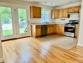 17 Myrtle St in Watertown, MA - Building Photo - Building Photo