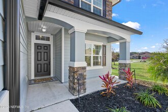 728 Sycamore Wy in Orange Park, FL - Building Photo - Building Photo