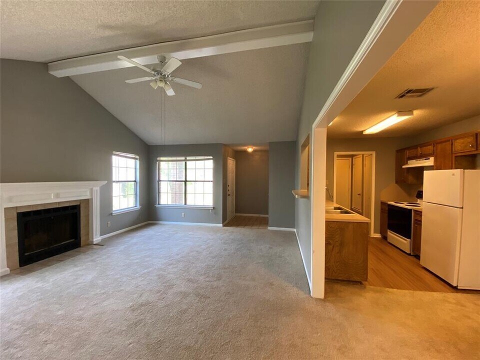214 Tamara Dr in Georgetown, TX - Foto de edificio