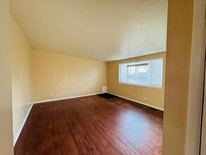 5756 S 2700 W, Unit Duplex Apartment 5756 in Roy, UT - Building Photo - Building Photo