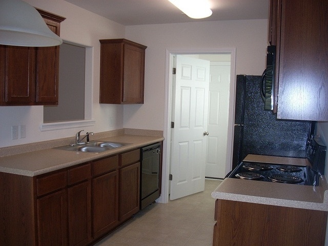 114 Five Oaks Ct in Savannah, GA - Building Photo - Building Photo