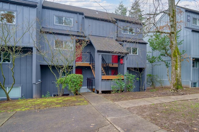 4 Touchstone Dr in Lake Oswego, OR - Building Photo - Building Photo