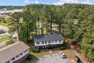 110 Ravenwood Dr-Unit -B in Jacksonville, NC - Building Photo - Building Photo