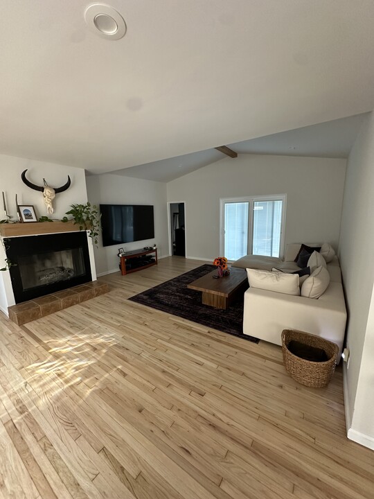 4085 Alla Rd in Los Angeles, CA - Building Photo
