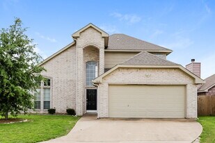 300 Stone Creek Blvd in Glenn Heights, TX - Building Photo