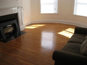 11 Saint Lukes Rd, Unit B in Boston, MA - Foto de edificio - Building Photo