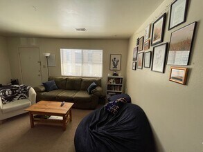 627 600 W in Provo, UT - Foto de edificio - Building Photo