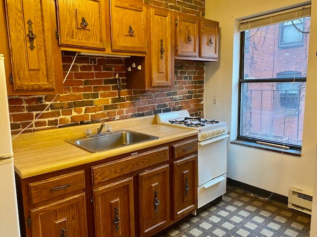 4 Wesley Pl in Boston, MA - Foto de edificio - Building Photo