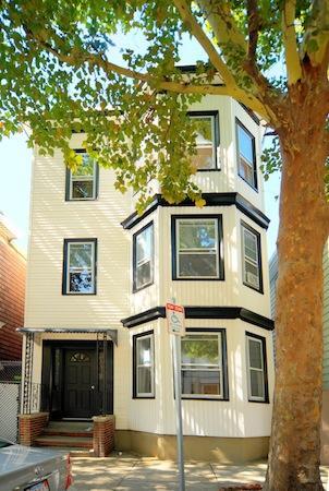 224 Chelsea St, Unit 2 in Boston, MA - Building Photo