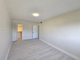 834 Raymond St in Miami Beach, FL - Building Photo