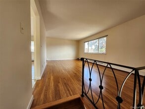 33 Graywood Rd in Port Washington, NY - Building Photo - Building Photo