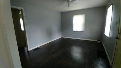 Great Location - 3 Bedrooms in Indianapolis, IN - Building Photo - Building Photo