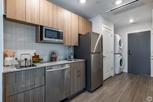 Julian in Orlando, FL - Building Photo