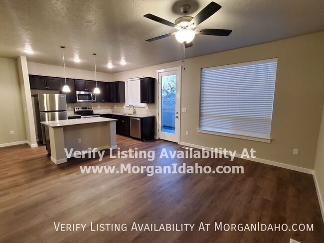360 N Tessa Ln in Meridian, ID - Building Photo - Building Photo