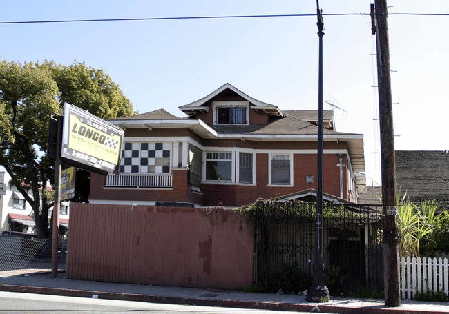 232-236 N Avenue 54 in Los Angeles, CA - Foto de edificio - Building Photo