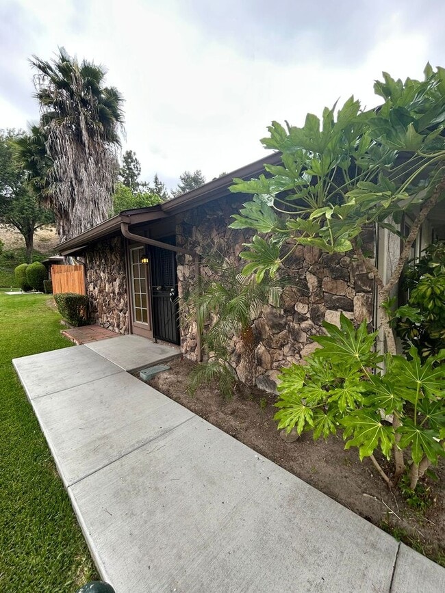 property at 6634 Bell Bluff Ave