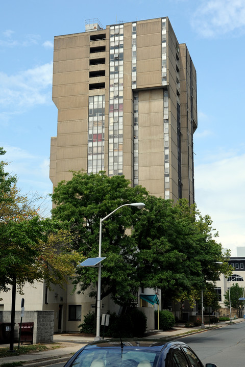 Twin Towers in Trenton, NJ - Building Photo