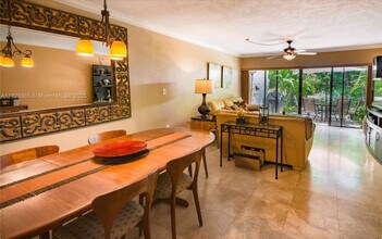 87200 Overseas Hwy, Unit E4 in Islamorada, FL - Building Photo - Building Photo