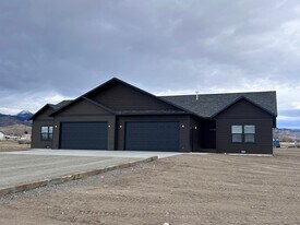 25 Fools Gold Ln in Alder, MT - Building Photo