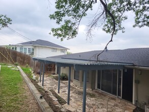 603 W Crestline Dr in San Antonio, TX - Building Photo - Building Photo