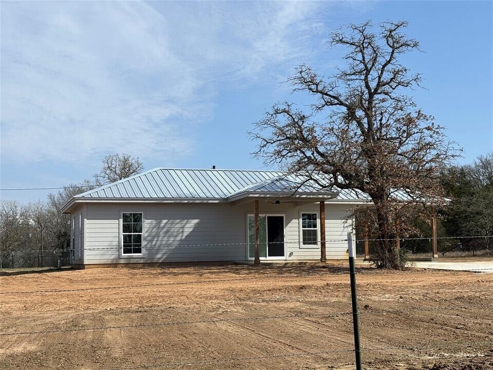 134 Pope Bend N in Cedar Creek, TX - Building Photo
