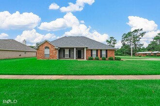 2327 Middle Creek Blvd in Bossier City, LA - Building Photo - Building Photo