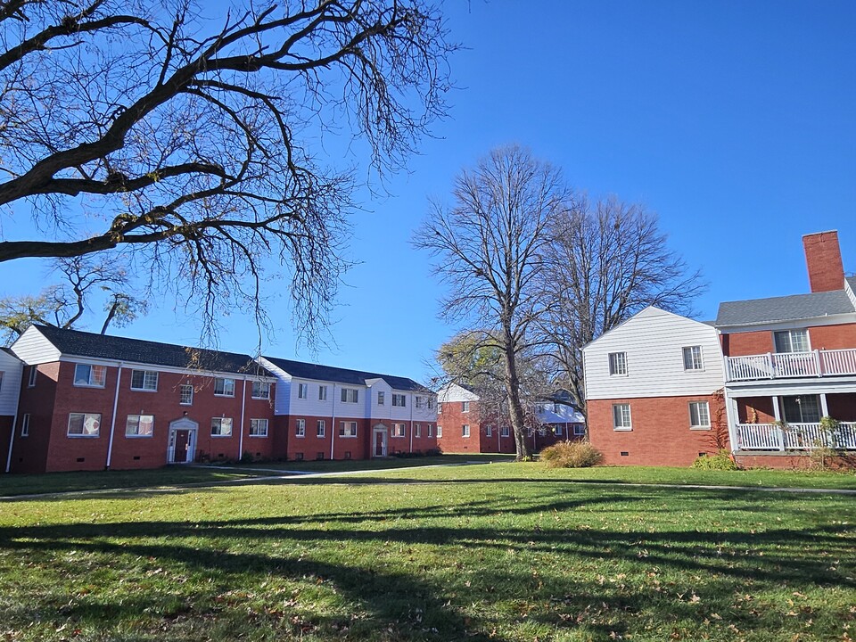 Franklin Court Apartments in Des Moines, IA - Building Photo