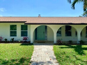 16605 115th Ave N in Jupiter, FL - Building Photo - Building Photo