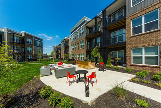 Stafford House in Columbus, OH - Building Photo - Building Photo