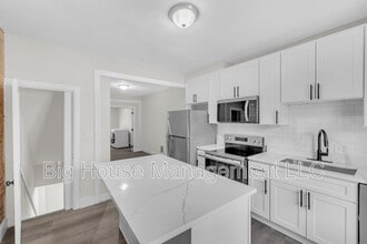 333 S Lehigh St in Baltimore, MD - Foto de edificio - Building Photo