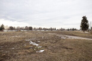 1530 34 St SE in Calgary, AB - Building Photo