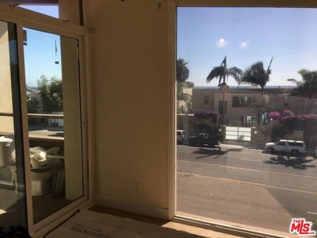 22041 Pacific Coast Hwy-Unit -4 in Malibu, CA - Building Photo - Building Photo