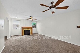 3013 Taos Meadows Dr NE in Rio Rancho, NM - Building Photo - Building Photo
