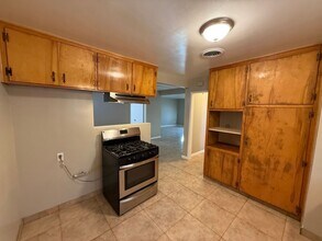 606 Pierce St in Taft, CA - Building Photo - Building Photo